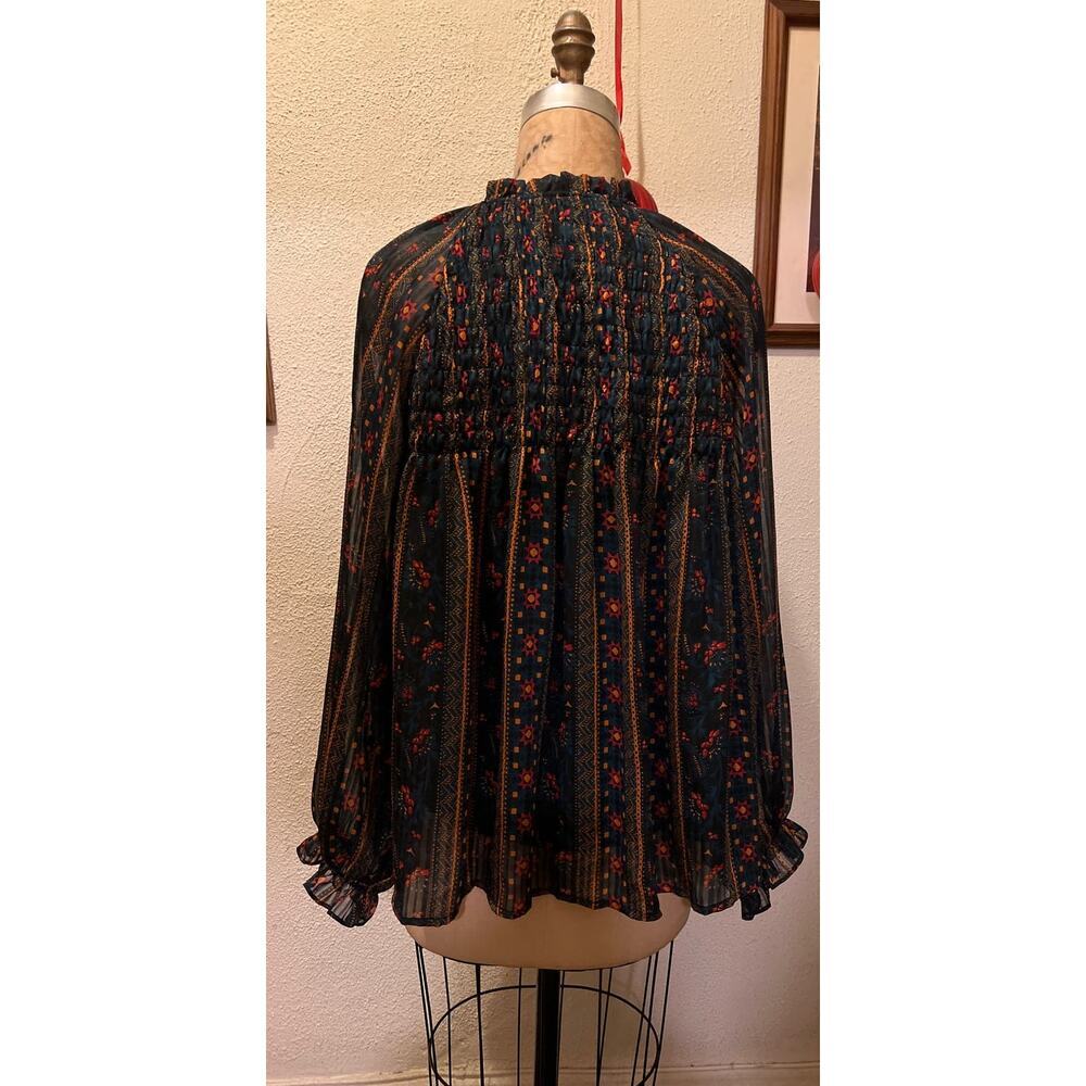 Hailey & Co Smocked Print Long Sleeve Tie Neck Blouse Top Size L - Picture 6 of 9